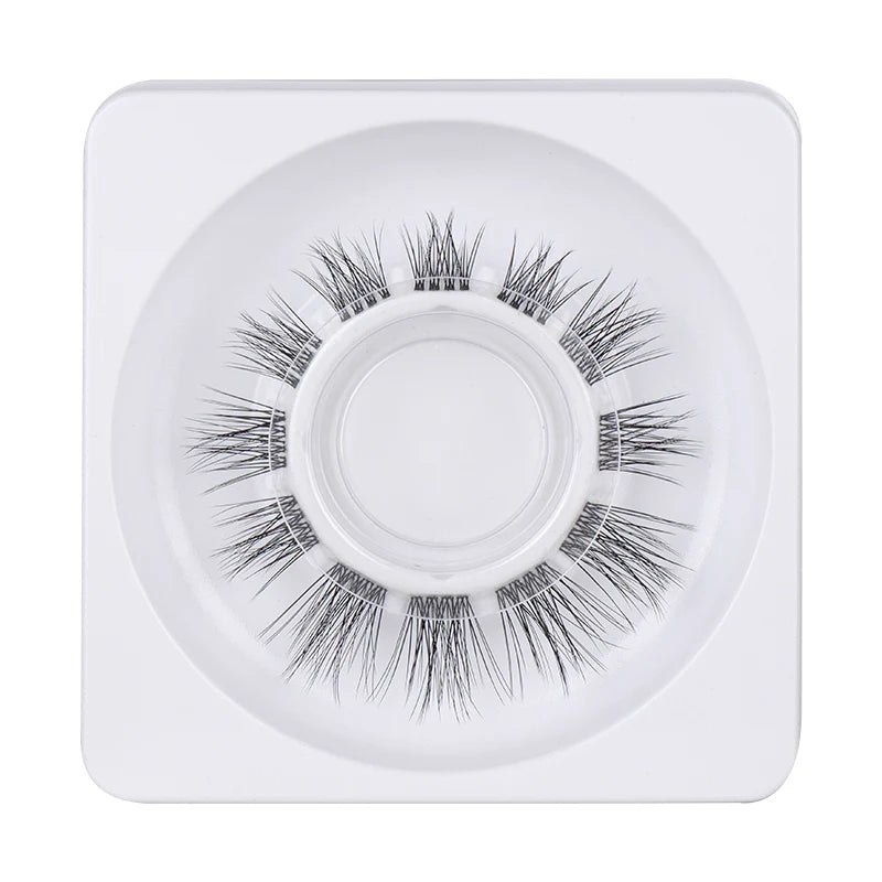 Feral Edge Weightless Lash Extensions Clusters